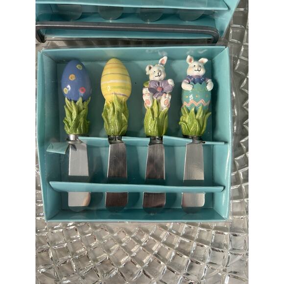 (2) New Blossoms & Blooms Spreaders Easter Ceramic 2 Sets of 4 Rabbit Bunny NIB - Picture 4 of 7